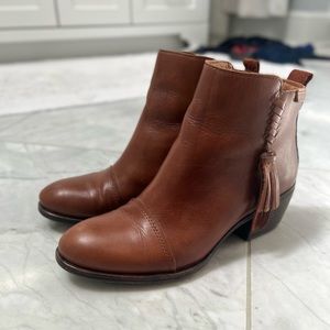 Pikolinos! One of the best boot brands ever to exist